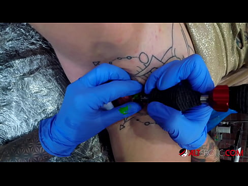 ❤️ Extremamente tatuada, a brasa Sully Savage fez uma tatuagem em seu clítoris Porno em pt-br.sfera-uslug39.ru ﹏